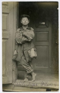 Jewish beggar, boy, Vilnius, Lithuania, poverty, hunger, hardship, orphan, World War I, A young boy