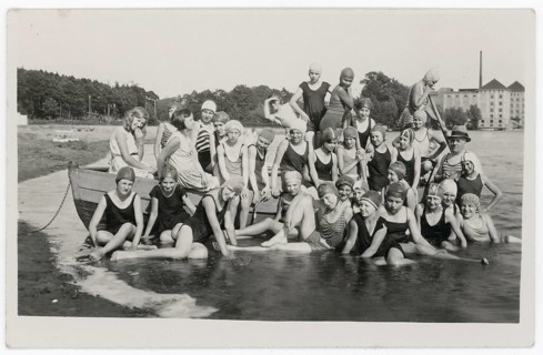 Bathing, swimwear, woman, men, children, leisure, fun, summer, boat, lake, group in bathing suits