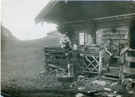 Bavaria, Allgäu, alpine pasture, butter preparation, woman, woman's work, A family on a farm in