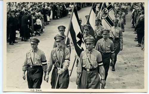 Elevator, rally, men, DNVP, German National People's Party, National Socialism, Alfred Hugenberg,