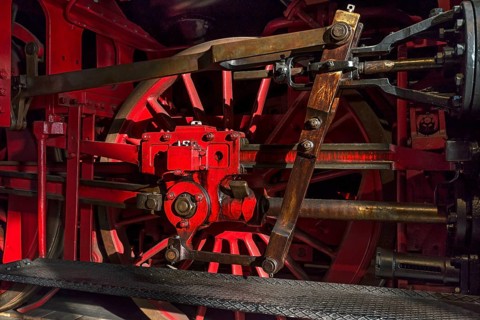Drive wheel with linkage of a steam locomotive, German Steam Locomotive Museum, Neuenmarkt, Upper