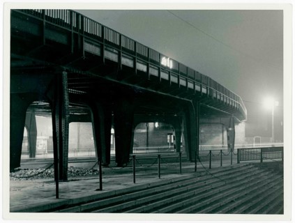 Jannowitz bridge, light rail, at night, metal bridge construction with lighting in a nocturnal