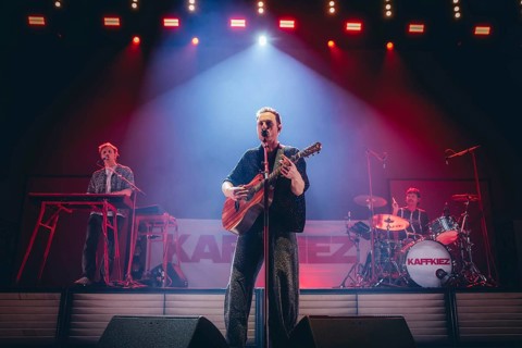Johannes Gottwald (pianist), Johannes Eisner (singer) and Niklas Mayer (drummer) from Kaffkiez live
