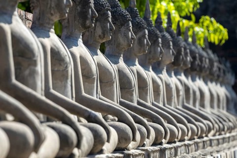 Row of Buddha statues (Bhumispara-mudra, Buddha Gautama at the moment of enlightenment), Great