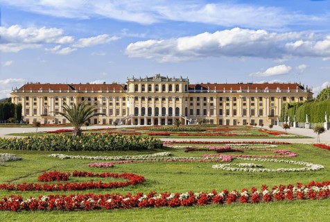 Palace park, flower garden, Schönbrunn Palace, former summer residence of the Habsburgs, Baroque,