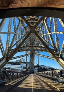 Ponte Dom Luis I arched bridge designed by Théophile Seyrig, looking up from the lower level