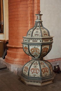 Baptism font with decorations and paintings from the 17th century, wood, handicrafts, interior