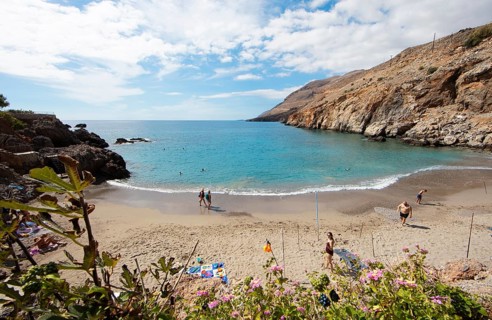 Vrissi Beach or Vrisi Beach, Chóra Sfakion on the Libyan Sea, on the right the Leka Ori or White