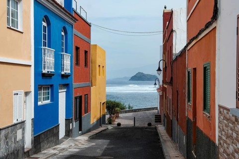 Casa Amarilla, Santa Cruz, Tenerife, Canary Islands, Spain - Contemplative town on the north coast