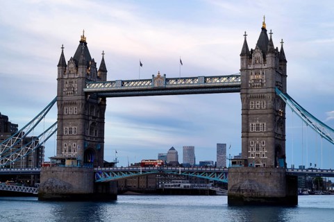 Thames, Tower Bridge, Canary Wharf behind, London, England, Great Britain, Great Britain