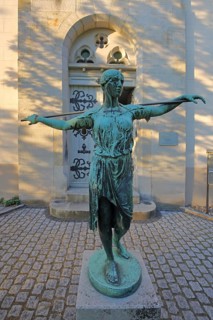 Return of Ferdinand Lepcke 1907, modern art, female figure with outstretched arms and staff across