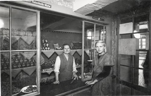Shop counter, colonial goods, village shop, fruit, vegetables, sale, shop, business, profession,
