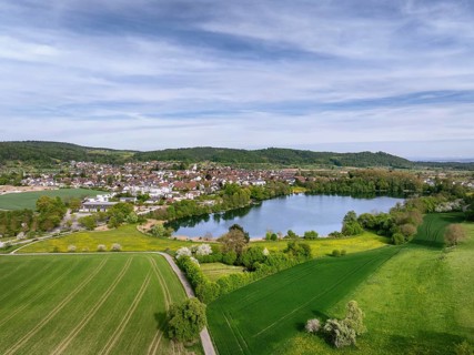 Aerial view of the municipality of Steisslingen in Hegau with Lake Steißlingen, Konstanz district,