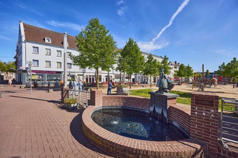 Klever Schüsterken, Spittmänneken, fountain, sculptor Jupp Brüx, general architecture, residential