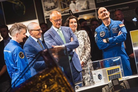 Friedrich Merz, Alexander Gerst, Dorothee Bär and Matthias Maurer during the Chancellor's tour of