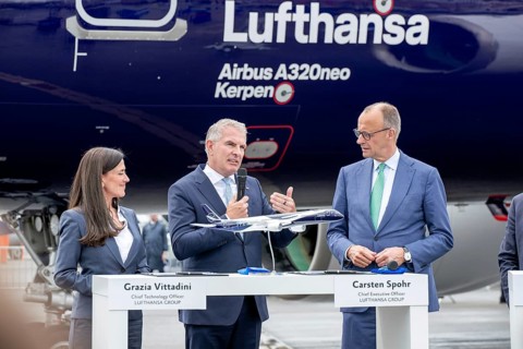 Grazia Vittadini (CTO of the Lufthansa Group), Carsten Spohr (CEO of the Lufthansa Group),