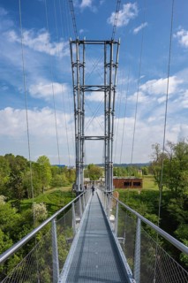 The 60-meter high and 185-ton Neckarline pylon, a suspension bridge up to 60 meters high with a
