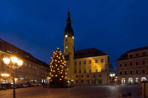 Town hall with decorated Christmas tree in the evening at Hauptmarkt, Bautzen, Upper Lusatia,