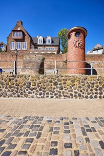 Rhine level Rees, level tower, level clock, quarry stone wall, general architecture, houses,