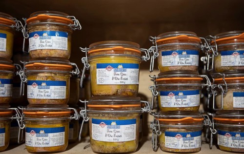 Foie gras in mason jars, medieval market square, Place de la Liberté, Sarlat-la-Canéda, Dordogne