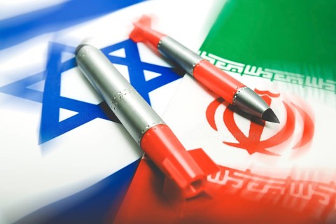 Rockets flying the flags of Israel and Iran, Israel-Iran war, photo montage +++ editorial use only