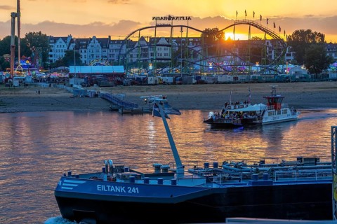 Fairground ferry across the Rhine, from the banks of the Old Town to the Rhine Fair in the