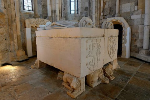 Sao Joao de Alporao Church, Tomb of Doctor Martym do Sem, Santarem, Ribatejo, Portugal