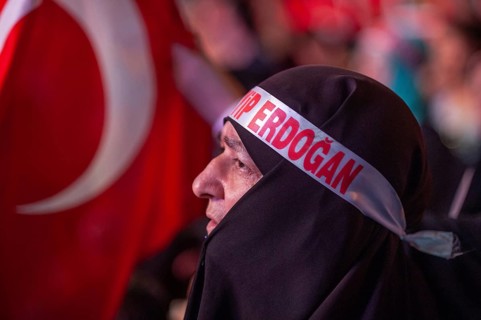 Istanbul, Turkey. 19th July 2016. Crowds fill Taksim Square in Istanbul to celebrate the failure of