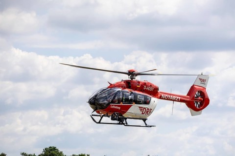 DRF Luftrettung rescue helicopter in action (symbolic image)
