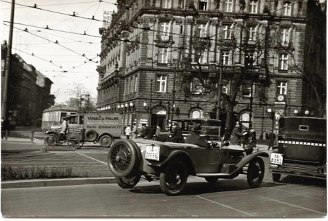 Berlin, Mitte, Potsdamer Platz, traffic, taxi, delivery van, tram, twenties, summer, vintage cars