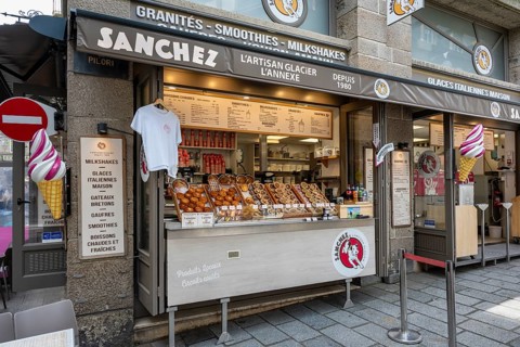 Traditional ice cream parlour in the historic old town, Intra-Muros of Saint Malo. This charming
