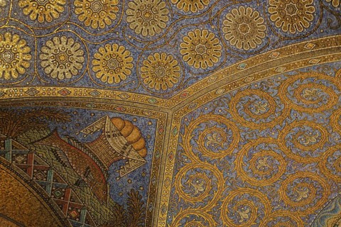 Ceiling with mosaic and ornaments, handicrafts, patterns with rosettes, round golden circles,