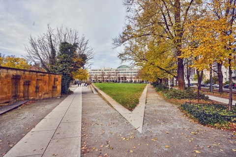 Platz der Einheit park, Wilhelmgalerie commercial building, general architecture, trees, lawns,