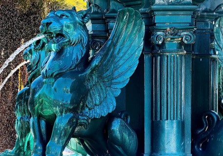 Fonte dos Leões by artist Emmanuel Fremiet, lion fountain in backlight, historic landmark, detail,
