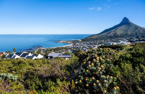 Camps Bay and Lions Head, mountainous landscape with adjacent city and coast, Eastern Cape, Cape