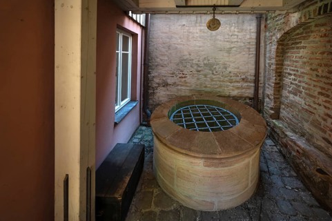 Historic fountain in a courtyard, Nuremberg, Middle Franconia, Bavaria, Germany