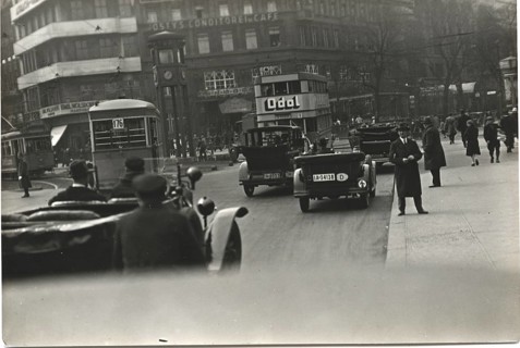 Berlin, Mitte, Potsdamer Platz, traffic column, odol advertisement, taxi, summer, twenties, Café