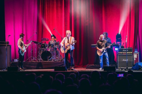 Hatch Bullard (bassist), Steve Pinnell (drummer), Pete Lincoln (singer and guitarist), Mick