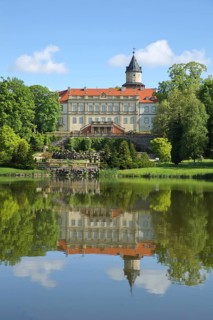 Castle park with pond and castle, reflection, Wiesenburg-Mark, Fläming, Brandenburg, Germany