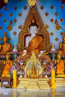 Various Buddha figures in different sizes in the Buddhist temple complex Wat Chiang Yuen, Chiang