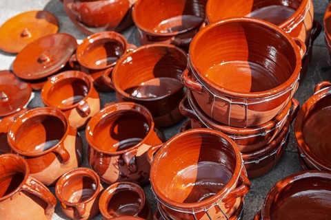 Traditional Spanish pottery, market, farmers market, Sineu, Majorca, Spain