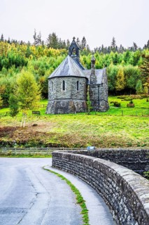 Autumn colors over Garreg Ddu Dam, Elan Valley, Caban-Coch Reservoir, Rhayader, Wales, UK