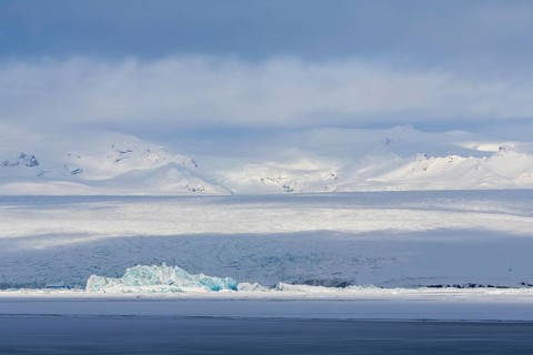 Glacier lagoon, glacial lake, glacier ice, water, snow, winter, Jökulsárlón, Breiðamerkurjökull,