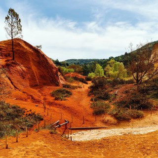 Ochre rocks, hiking trail, former quarry, Colorado Provencal in Rustrel, Vaucluse, Luberon,