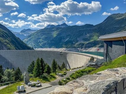 View of 200 meter high dam from Kölnbreinsperrre dam dam, Malta, Carinthia, Austria