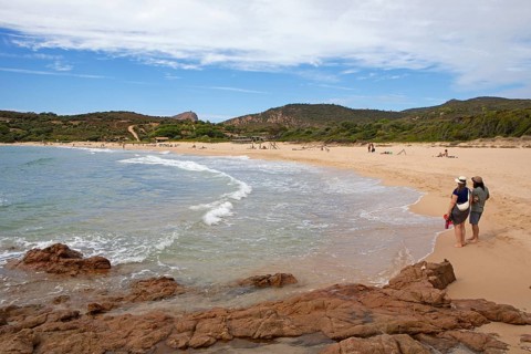 Plage d'Arone sandy beach, Capo Rosso and the Genoese Tower in the back, Piana, Corse-du-Sud