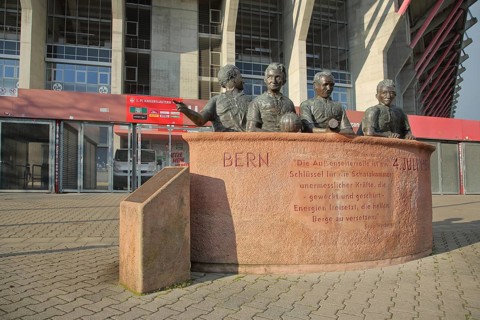 Sculpture and memorial at the 1954 World Cup - Wonders of Bern - with national players from 1st FCK