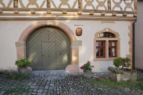 Timbered house with gate built in 1623, Salzmarkt, Königsberg in Bayern, Hassberge, Lower