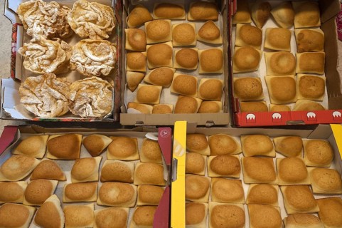 Franconian specialities: cakes and snowballs sorted into boxes, Franconia, Bavaria, Germany