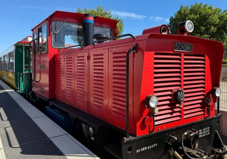 Locomotive with light railway at the ferry dock, the only double-track narrow-gauge railway still